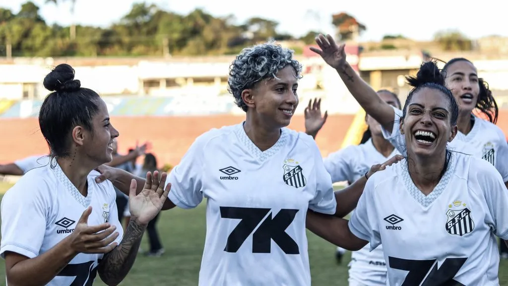 Raissa, Suzane e Analuyza jogadoras do Santos
