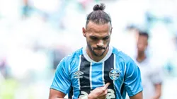 Braithwaite, jogador do Grêmio, comemora seu gol durante partida contra o Bahia, pelo Brasileirão Betano. Foto: Giancarlo Santorum/AGIF.