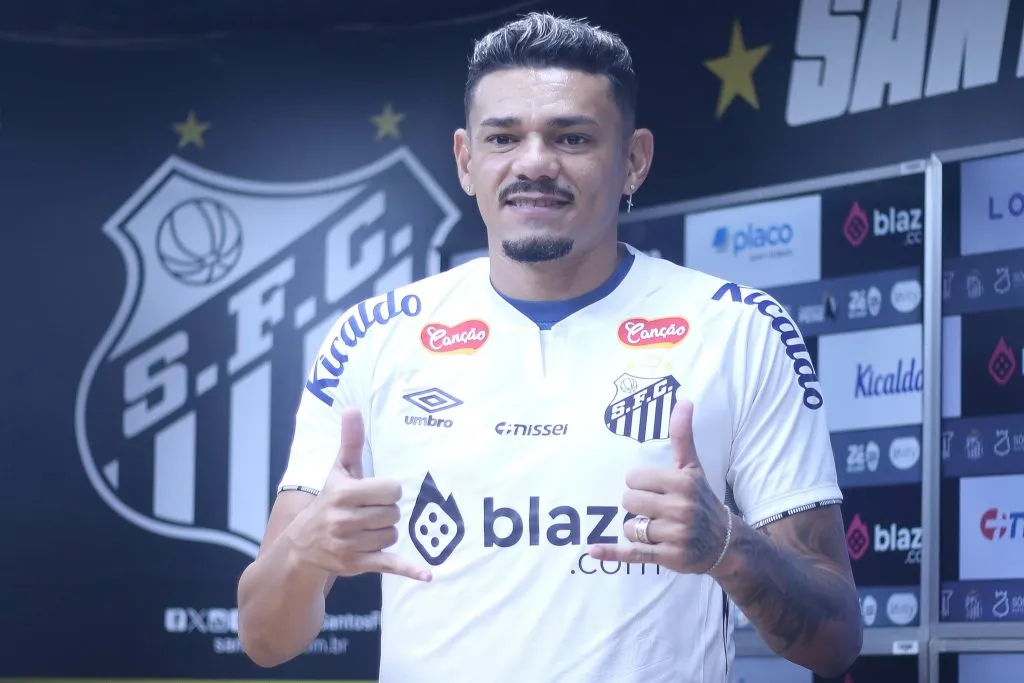 Atacante durante a apresentação no Santos.Foto: Reinaldo Campos/AGIF