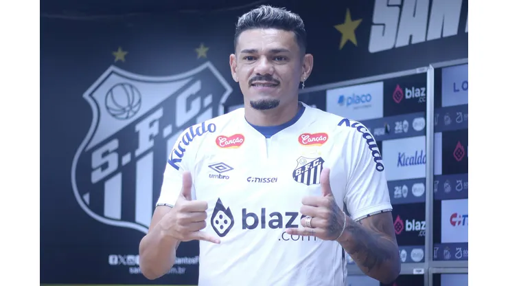Atacante durante a apresentação no Santos.Foto: Reinaldo Campos/AGIF