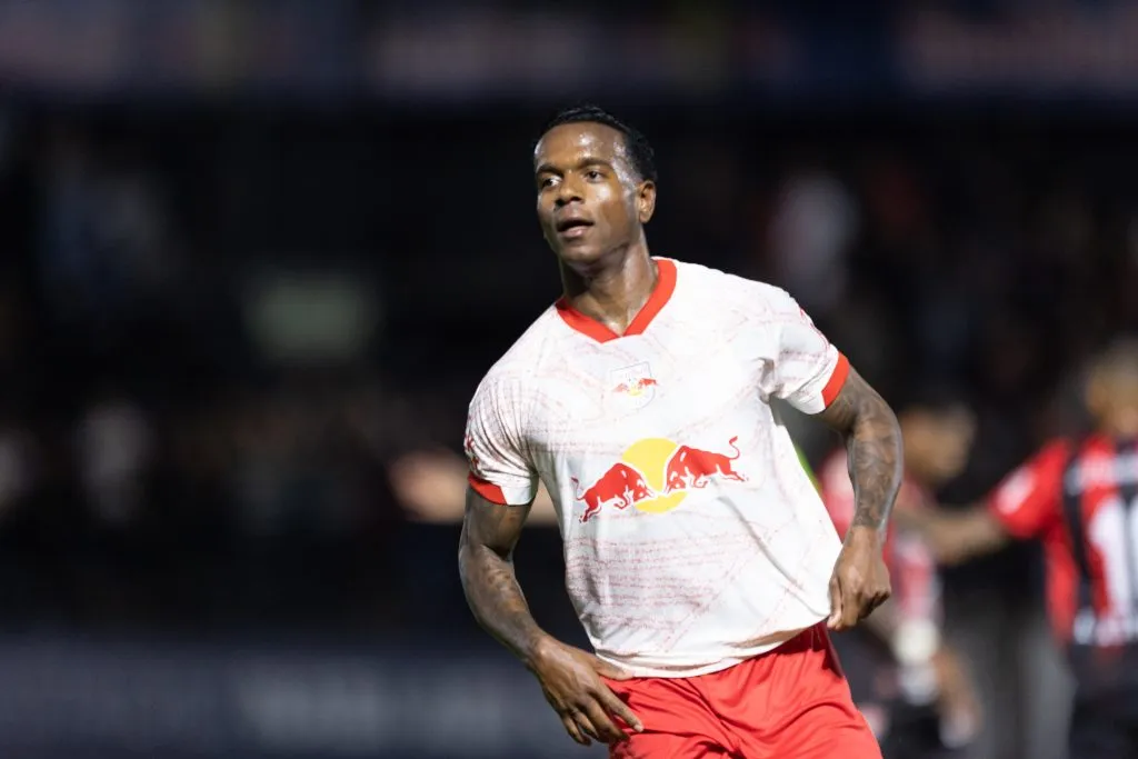Helinho durante partida pelo RB Bragantino. Foto: Diogo Reis/AGIF