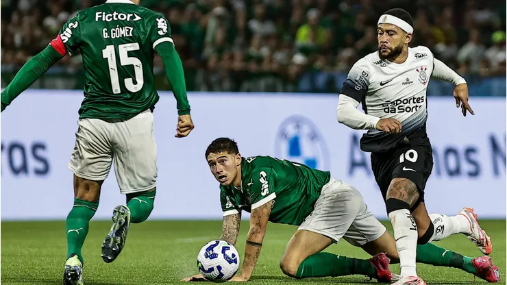 Memphis Depay jogador do Corinthians durante partida contra o Palmeiras - Foto: Fabio Giannelli/AGIF