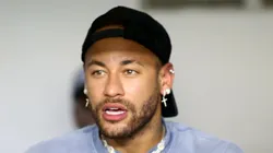 Neymar acompanhando a equipe do Santos - Foto: Mauricio De Souza/AGIF.