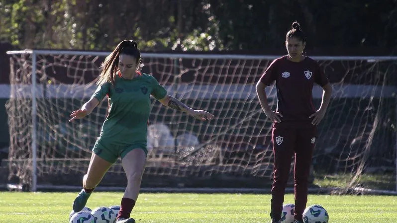 Jogadora do Fluminense em treinamento