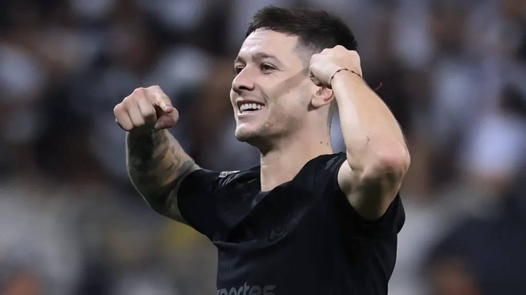 Rodrigo Garro comemorando gol. Foto: Marcello Zambrana/AGIF