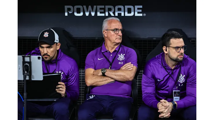 Dorival Jr. técnico do Corinthians durante partida contra o America de Cali no estádio Arena Corinthians pelo campeonato Copa Sul-americana 2025. Foto: Fabio Giannelli/AGIF