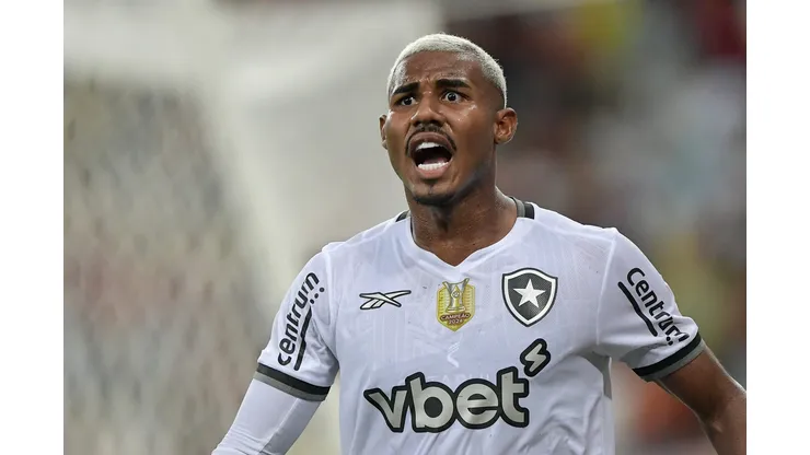 RJ - RIO DE JANEIRO - 18/05/2025 - BRASILEIRO A 2025, FLAMENGO X BOTAFOGO - Cuiabano jogador do Botafogo durante partida contra o Flamengo no estadio Maracana pelo campeonato Brasileiro A 2025. Foto: Thiago Ribeiro/AGIF