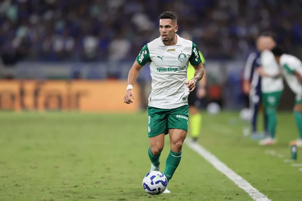 MG – BELO HORIZONTE – 01/06/2025 – BRASILEIRO A 2025, CRUZEIRO X PALMEIRAS – Paulinho jogador do Palmeiras durante partida contra o Cruzeiro no estadio Mineirao pelo campeonato Brasileiro A 2025. Foto: Gilson Lobo/AGIF