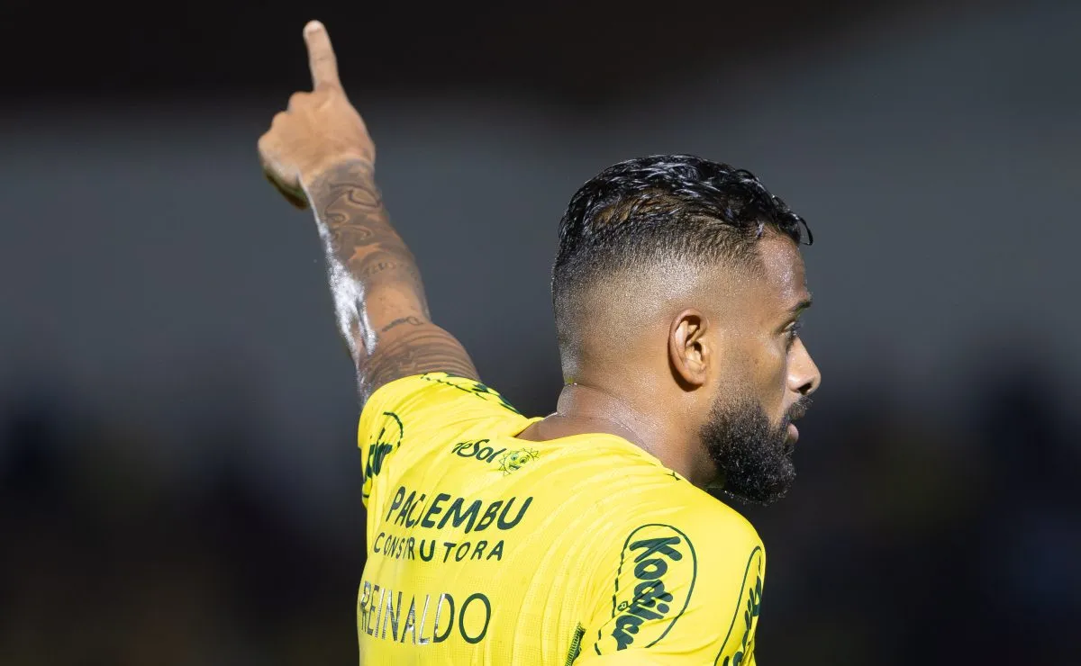 Reinaldo Colas Reinaldo vira destaque no Mirassol com gols decisivos contra ex-times