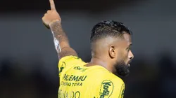 REINALDO jogador do Mirassol lamenta durante partida contra o Atlético-MG no estádio Jose Maria de Campos Maia pelo campeonato Brasileiro A 2025. Foto: Joisel Amaral/AGIF