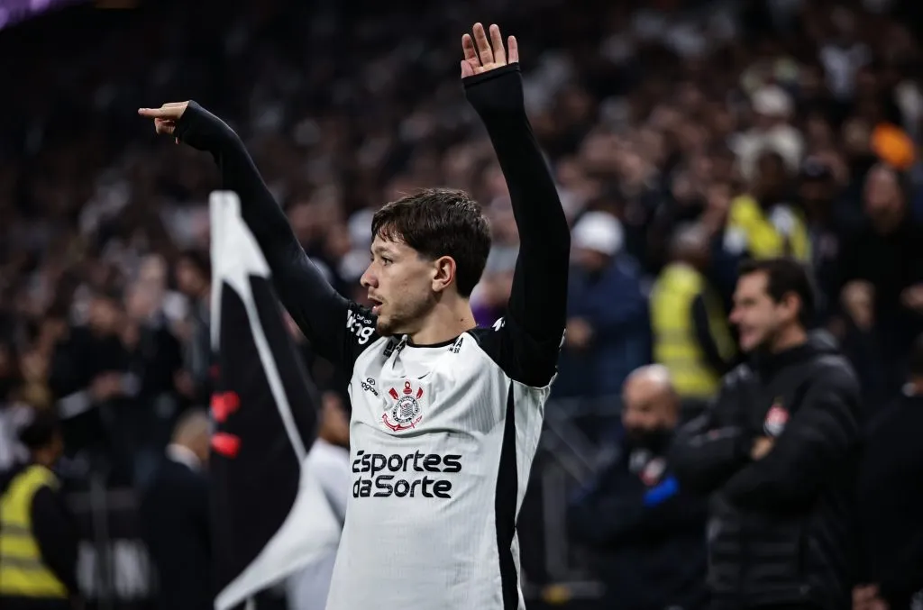SP – SAO PAULO – 01/06/2025 – BRASILEIRO A 2025, CORINTHIANS X VITORIA – Rodrigo Garro jogador do Corinthians durante partida contra o Vitoria no estadio Arena Corinthians pelo campeonato Brasileiro A 2025. Foto: Fabio Giannelli/AGIF