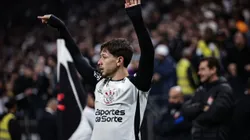 SP - SAO PAULO - 01/06/2025 - BRASILEIRO A 2025, CORINTHIANS X VITORIA - Rodrigo Garro jogador do Corinthians durante partida contra o Vitoria no estadio Arena Corinthians pelo campeonato Brasileiro A 2025. Foto: Fabio Giannelli/AGIF