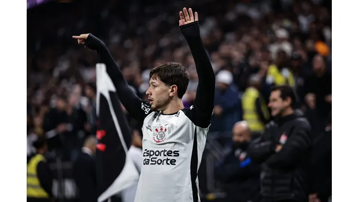 SP - SAO PAULO - 01/06/2025 - BRASILEIRO A 2025, CORINTHIANS X VITORIA - Rodrigo Garro jogador do Corinthians durante partida contra o Vitoria no estadio Arena Corinthians pelo campeonato Brasileiro A 2025. Foto: Fabio Giannelli/AGIF