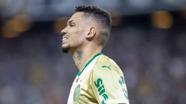 Paulinho, em ação pelo Palmeiras - Foto: Baggio Rodrigues/AGIF