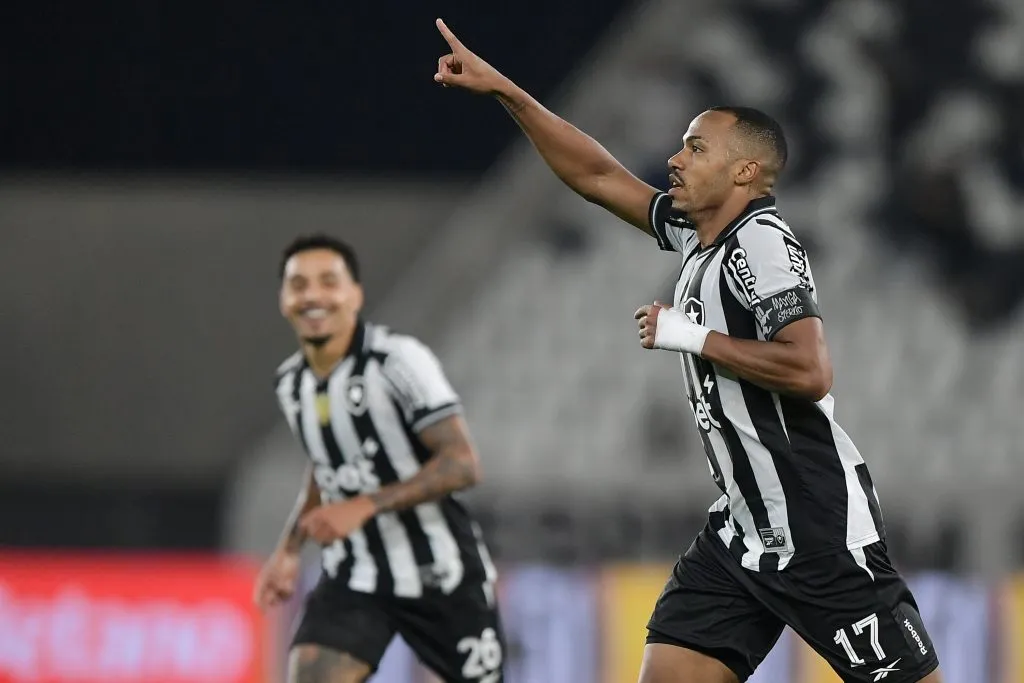 Marlon Freitas, capitão do Botafogo – Foto: Thiago Ribeiro/AGIF