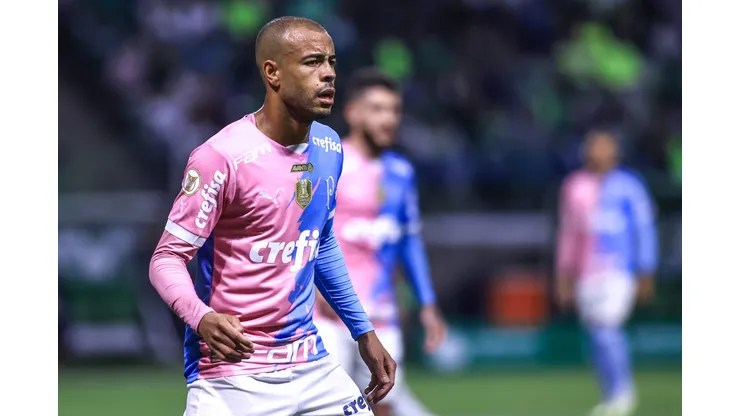 SP - SAO PAULO - 19/10/2023 - BRASILEIRO A 2023, PALMEIRAS X ATLETICO-MG - Mayke jogador do Palmeiras durante partida contra o Atletico-MG no estadio Arena Allianz Parque pelo campeonato Brasileiro A 2023. Foto: Marcello Zambrana/AGIF