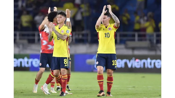 BARRANQUILLA, COLOMBIA - SEPTEMBER 07: Jorge Carrascal and James Rodriguez of Colombia acknowledge the fans after a FIFA World Cup 2026 Qualifier match between Colombia and Venezuela at Metropolitano Stadium on September 07, 2023 in Barranquilla, Colombia. (Photo by Gabriel Aponte/Getty Images)