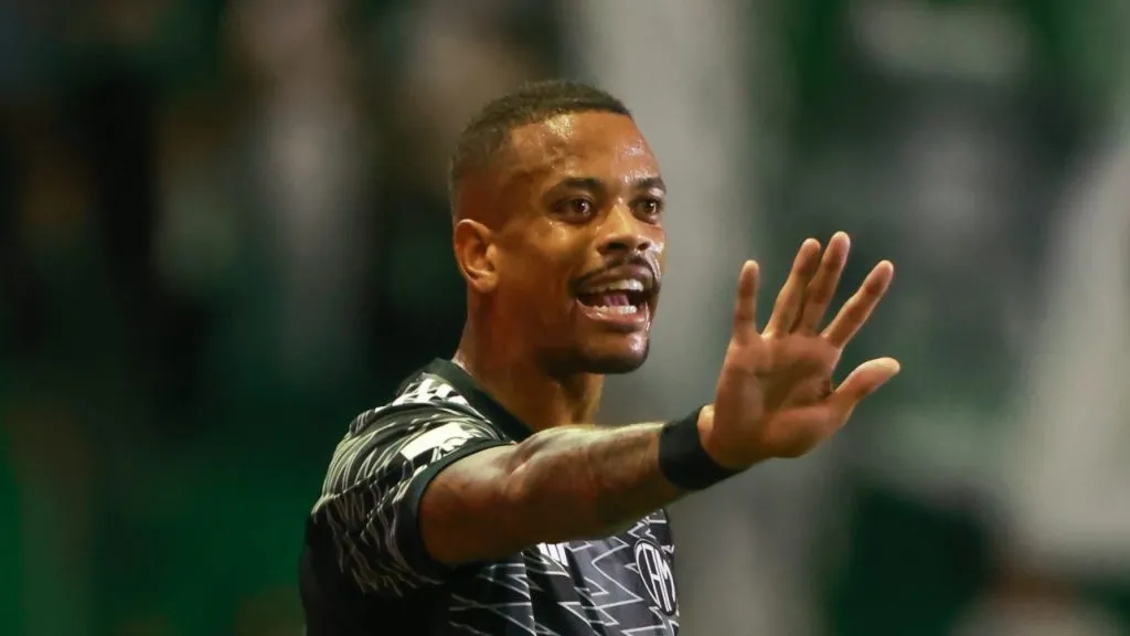 Caio Paulista ainda não jogou com Sampaoli - Foto: Luiz Erbes/AGIF.