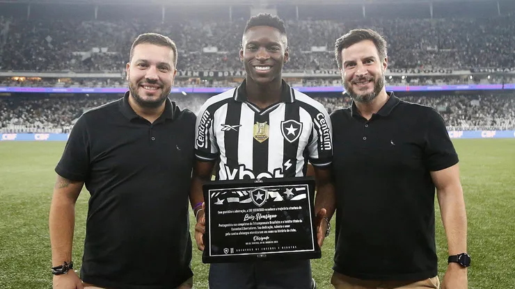 Botafogo homenageou Luiz Henrique. Foto: Vítor Silva/Botafogo