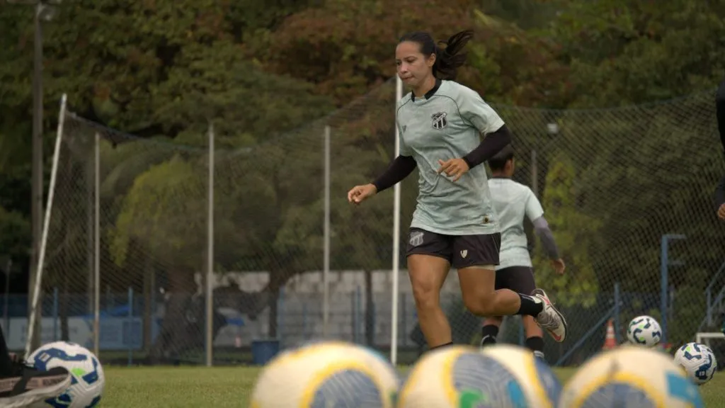 Jogadora do Ceará em treinamento