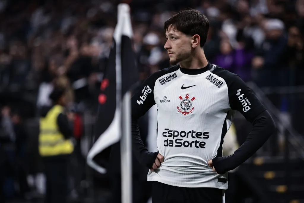 SP – SAO PAULO – 01/06/2025 – BRASILEIRO A 2025, CORINTHIANS X VITORIA – Rodrigo Garro jogador do Corinthians durante partida contra o Vitoria no estadio Arena Corinthians pelo campeonato Brasileiro A 2025.  Foto: Fabio Giannelli/AGIF