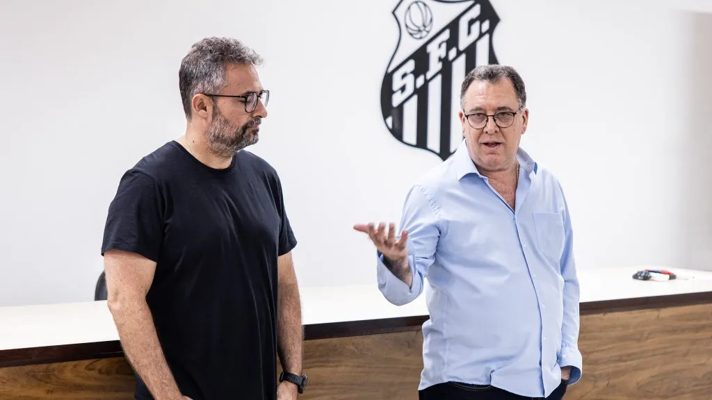 Alexandre Mattos e Marcelo Teixeira - Foto: Raul Baretta/Santos FC.