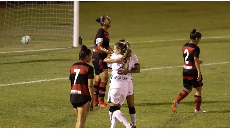 Andressinha comemora gol marcado em partida diante do Corinthians. Foto: Associated Press / Alamy Stock Photo