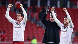 RS - PORTO ALEGRE - 01/06/2025 - BRASILEIRO A 2025, INTERNACIONAL X FLUMINENSE - Jogadores do Fluminense comemoram vitoria ao final da partida contra o Internacional no estadio Beira-Rio pelo campeonato Brasileiro A 2025. Foto: Maxi Franzoi/AGIF