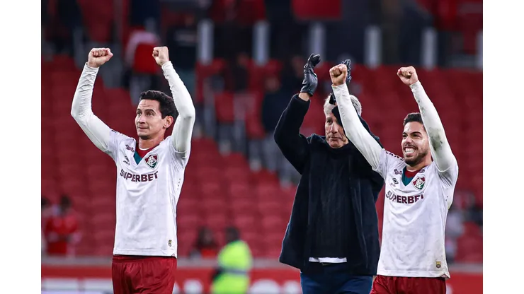 RS - PORTO ALEGRE - 01/06/2025 - BRASILEIRO A 2025, INTERNACIONAL X FLUMINENSE - Jogadores do Fluminense comemoram vitoria ao final da partida contra o Internacional no estadio Beira-Rio pelo campeonato Brasileiro A 2025. Foto: Maxi Franzoi/AGIF