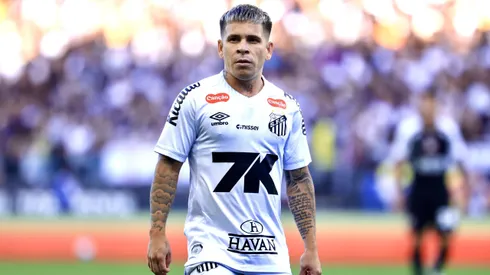 Soteldo jogador do Santos durante partida contra o Corinthians no estádio Arena Corinthians pelo campeonato Brasileiro A 2025.