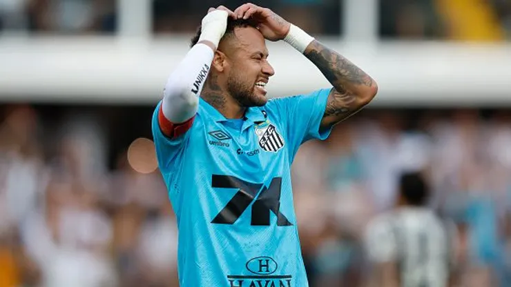 Neymar durante partida entre Santos e Botafogo, na Vila Belmiro, pelo Brasileirão. Foto: Miguel Schincariol