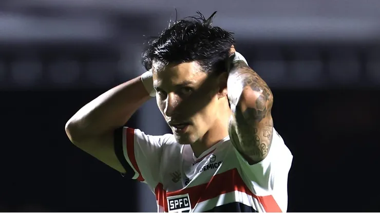 Ferreira lamentando chance perdida na Libertadores