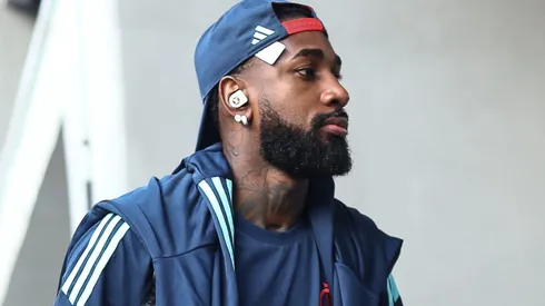 Gerson chegando ao Maracanã para partida entre Vasco e Flamengo, pelo Brasileirão. Foto: Gilvan de Souza/CRF