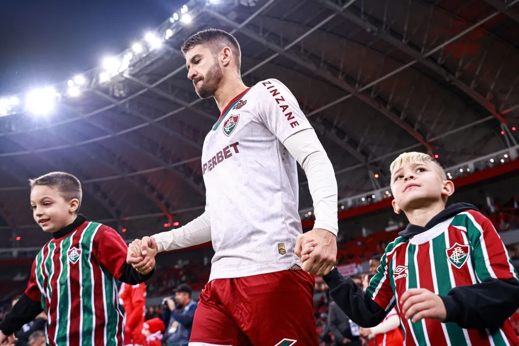 RS – PORTO ALEGRE – 01/06/2025 – BRASILEIRO A 2025, INTERNACIONAL X FLUMINENSE – Everaldo jogador do Fluminense durante partida contra o Internacional no estadio Beira-Rio pelo campeonato Brasileiro A 2025. Foto: Maxi Franzoi/AGIF
