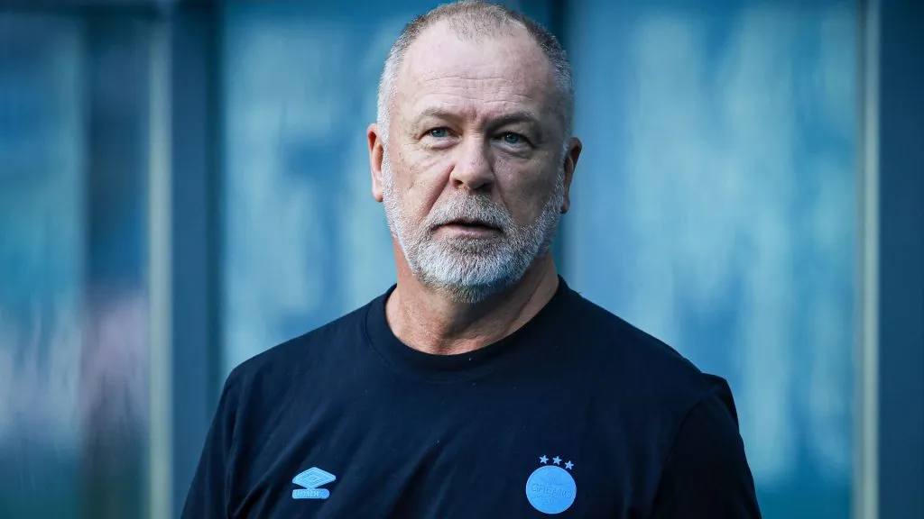 Técnico do Grêmio durante partida pelo Campeonato Brasileiro – Foto: Maxi Franzoi/AGIF