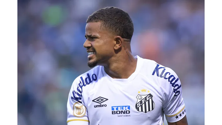 Após recuperação, Kevyson pede minutagem e pode sair por empréstimo, diz site - Foto: Marcello Zambrana/AGIF