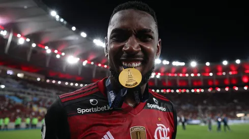 RIO DE JANEIRO, BRAZIL - FEBRUARY 26: Gerson of Flamengo celebrates after defeating by 3-0 (5-2 on aggregate) Independiente del Valle in the second leg of Recopa Sudamericana 2020 at Maracana Stadium on February 26, 2020 in Rio de Janeiro, Brazil. (Photo by Buda Mendes/Getty Images)