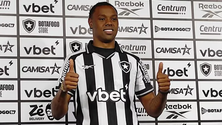 Botafogo apresentou Kaio Pantaleão como novo reforço (Foto: Leonardo Bessa/Lance!)