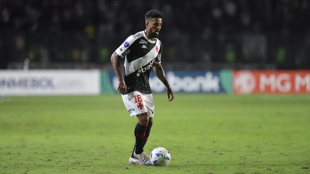 Paulinho Paula em ação pelo Vasco na Sul-Americana 2025 – Foto: Jorge Rodrigues/AGIF