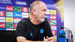 Mano Menezes técnico do Grêmio durante coletiva após vitória contra o Sportivo Luqueño no estádio Arena do Grêmio pelo campeonato Copa Sul-americana 2025.