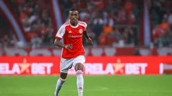 Robert Renan jogador do Internacional durante partida contra o Palmeiras no estadio Beira-Rio pelo campeonato Brasileiro A 2024. Foto: Maxi Franzoi/AGIF