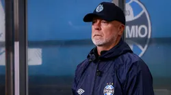 Mano Menezes concedeu entrevista coletiva. Foto: Maxi Franzoi/AGIF