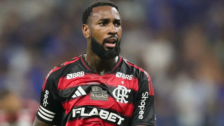 Gerson jogador do Cruzeiro durante partida contra o Flamengo no estádio Mineirão pelo campeonato Brasileiro A 2025.