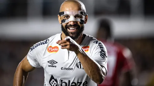 Thaciano, jogador do Santos, comemora seu gol durante partida contra o Noroeste no estadio Vila Belmiro pelo campeonato Paulista 2025. Foto: Abner Dourado/AGIF