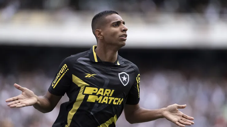 Victor Sá está mais distante do Corinthians.