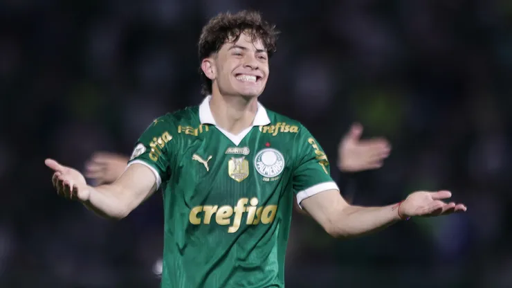 Giay é titular na equipe paulista