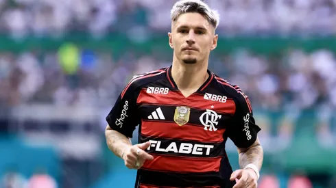 Varela, jogador do Flamengo, durante partida contra o Palmeiras no estadio Arena Allianz Parque pelo campeonato Brasileiro A 2025. Foto: Marcello Zambrana/AGIF