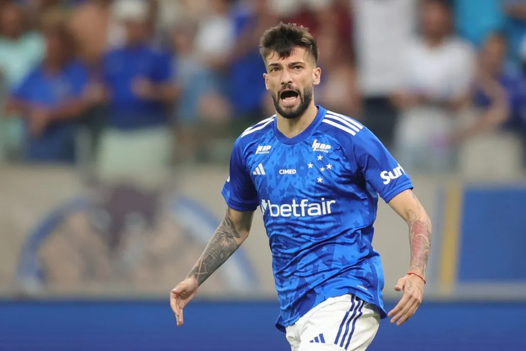 MG – BELO HORIZONTE – 25/01/2025 – MINEIRO 2025, CRUZEIRO X BETIM – Lautaro Diaz jogador do Cruzeiro comemora seu gol durante partida contra o Betim no estadio Mineirao pelo campeonato Mineiro 2025. Foto: Gilson Lobo/AGIF