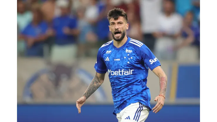 MG - BELO HORIZONTE - 25/01/2025 - MINEIRO 2025, CRUZEIRO X BETIM - Lautaro Diaz jogador do Cruzeiro comemora seu gol durante partida contra o Betim no estadio Mineirao pelo campeonato Mineiro 2025. Foto: Gilson Lobo/AGIF