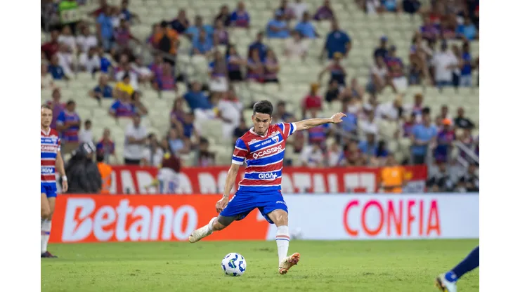 CE - FORTALEZA - 21/05/2025 - COPA DO BRASIL 2025, FORTALEZA X RETRO - pol Fernandez jogador do Fortaleza durante partida contra o Retro no estadio Arena Castelao pelo campeonato Copa Do Brasil 2025. Foto: Baggio Rodrigues/AGIF
